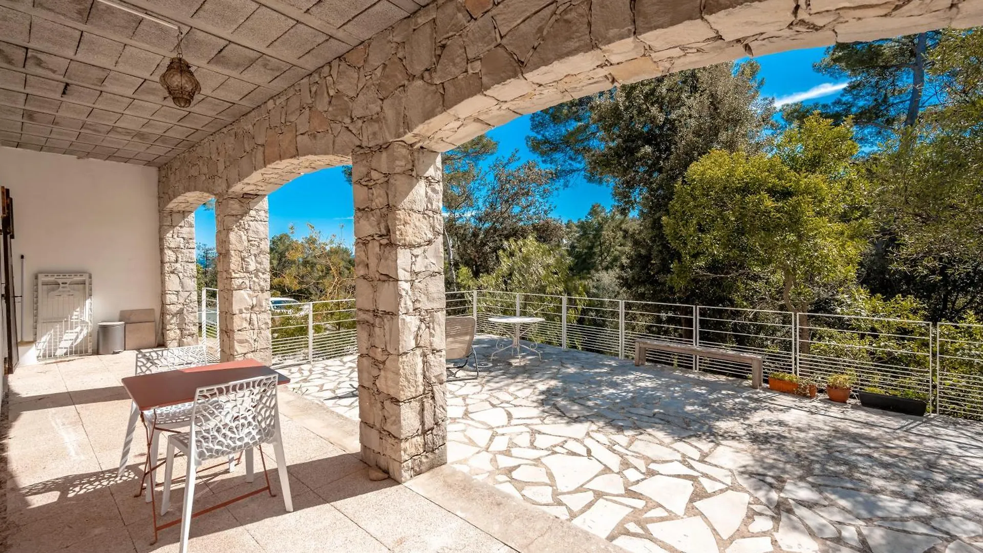 Grand T2 Clim & Wifi En Rez De Villa Proche Mer Hyeres 0*,  France