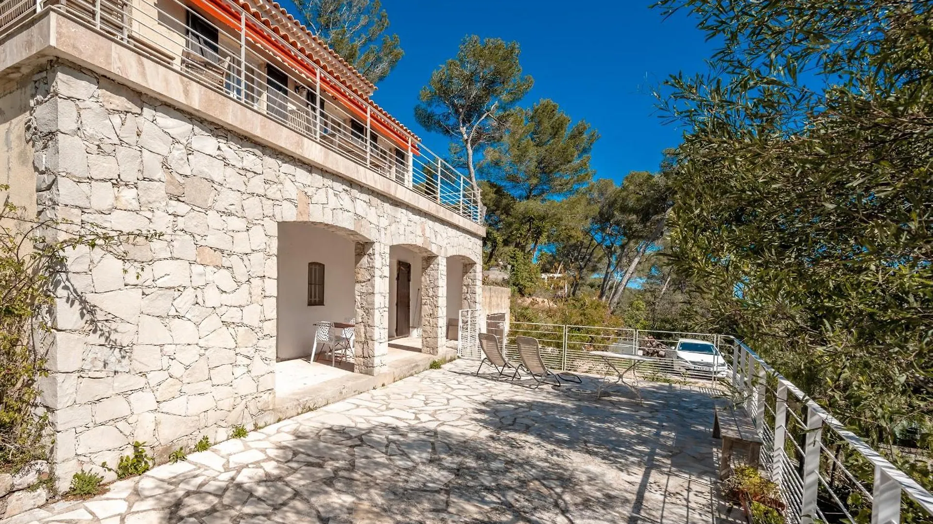 Apartment Grand T2 Clim & Wifi En Rez De Villa Proche Mer Hyeres