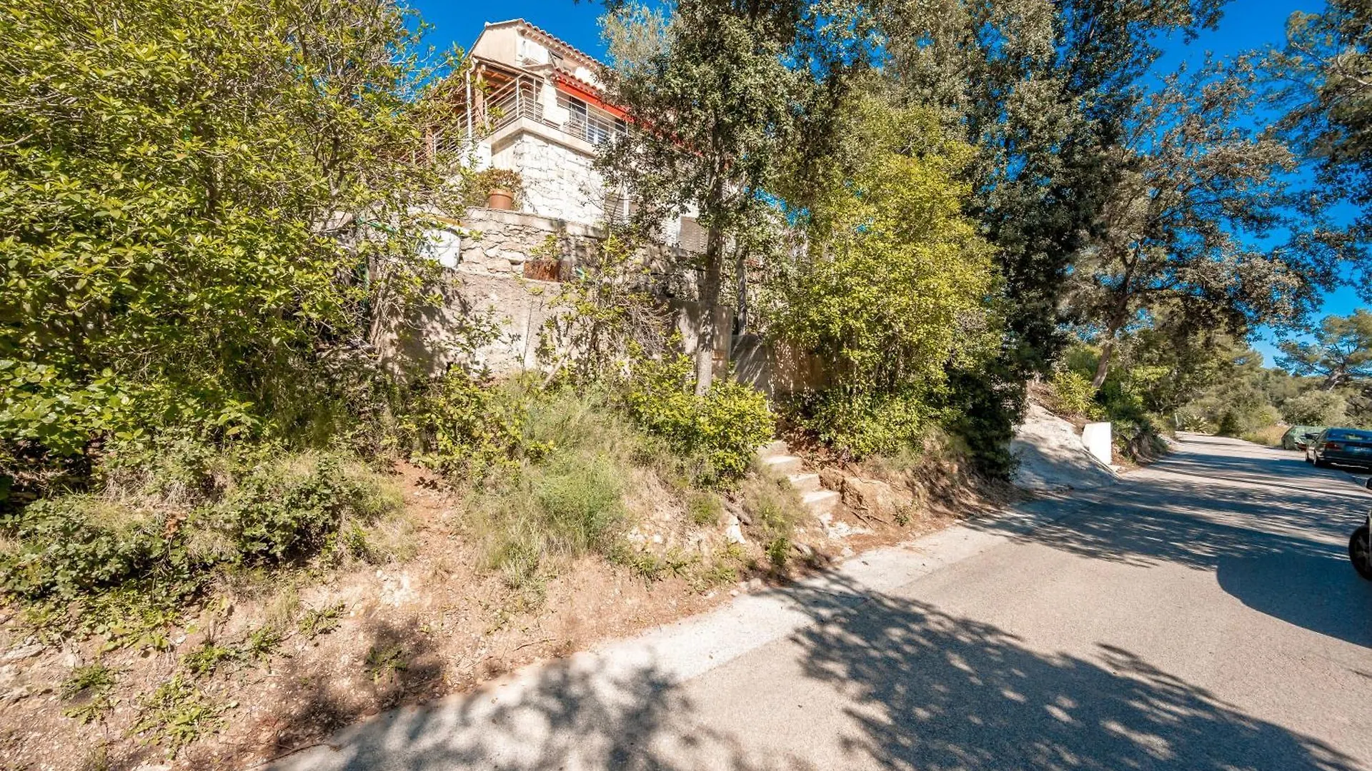 Grand T2 Clim & Wifi En Rez De Villa Proche Mer Hyeres